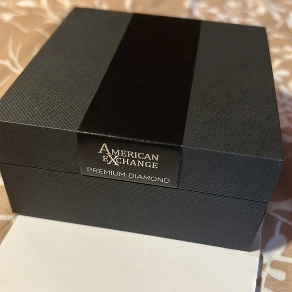 ✝️New in Box! American Exchange Premium Diamond Cross Necklace✝️ - Picture 6 of 8